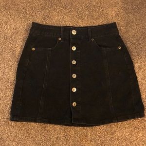 American Eagle black jean shirt size 2